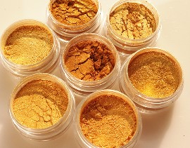 Gold pearl pigment